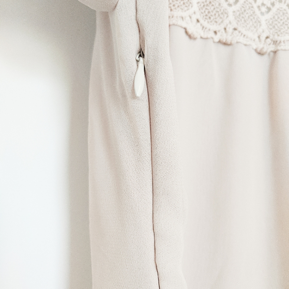 A'reve babydoll ruffle nude mini dress size small - Picture 3 of 5